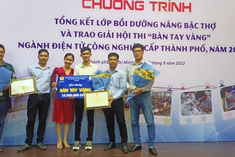 Thang máy Thiên Nam đạt cúp Bàn Tay Vàng nghề Điện tử công nghiệp